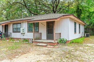 Building Photo - Cozy duplex in the heart of Niceville!