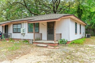 Building Photo - Cozy duplex in the heart of Niceville!