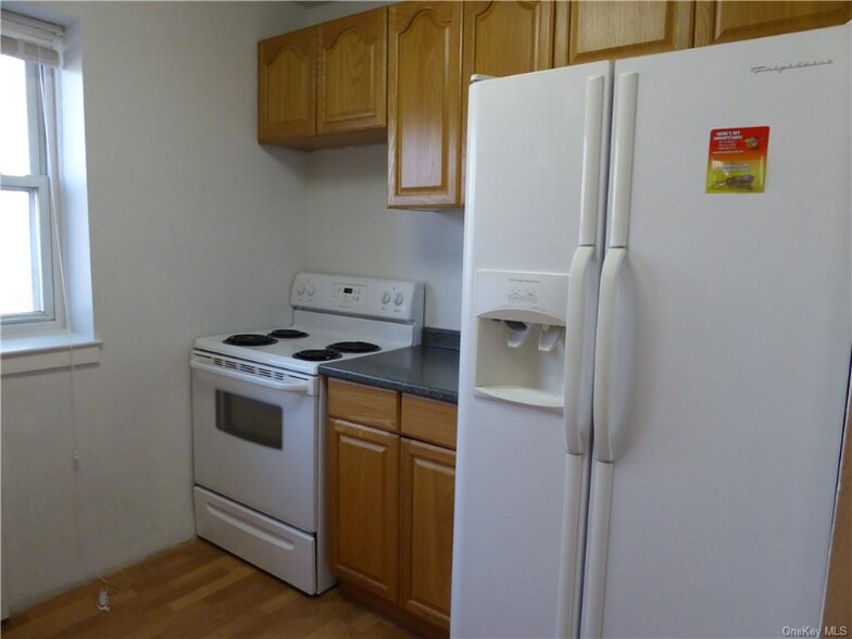 Building Photo - 140 N Broadway