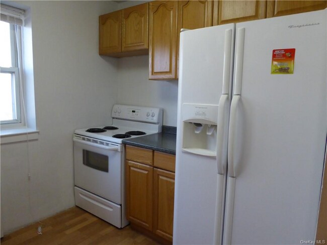 Building Photo - 140 N Broadway