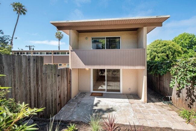 Building Photo - 2 BED/1.5 BATH ON THE MESA!!!