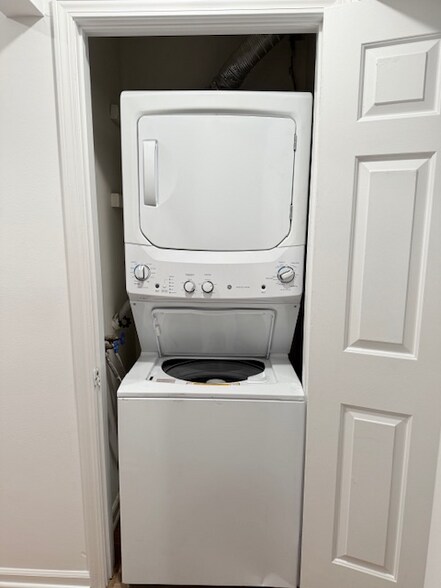 Building Photo - 900 Mix Ave