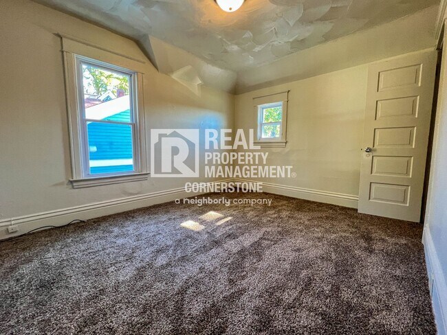 Building Photo - 2-Bedroom Townhome-Style Duplex with Priva...
