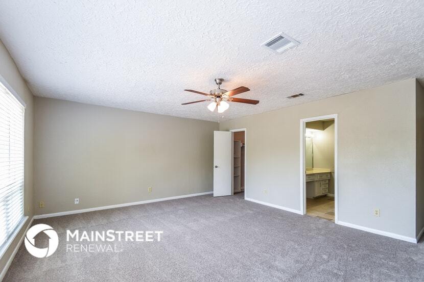 Building Photo - 2422 Hilton Head Dr