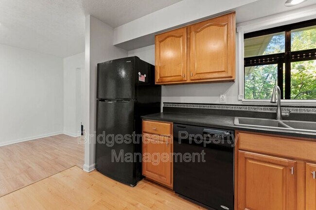 Building Photo - 924 Tradewind Dr