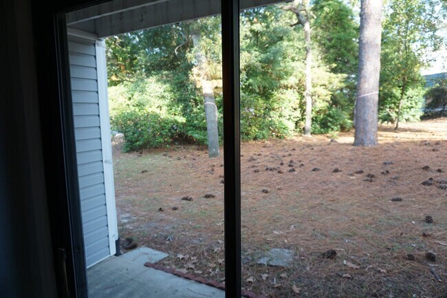 Building Photo - 2505 Flint Dr