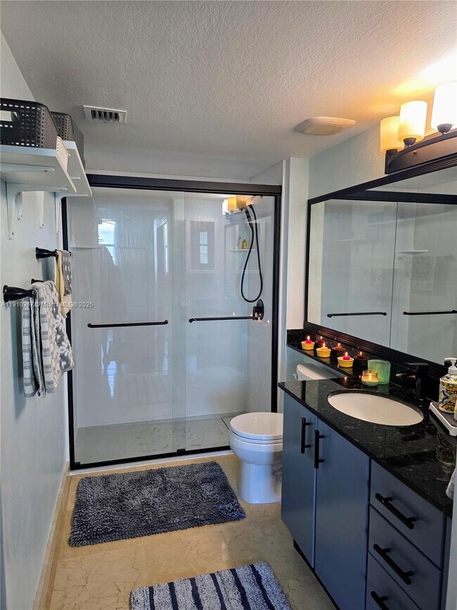 Building Photo - 1625 Kennedy Cswy