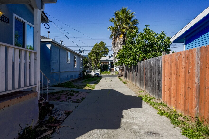 Building Photo - 3765 Angelo Ave