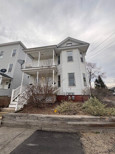 Building Photo - 47 Hall St