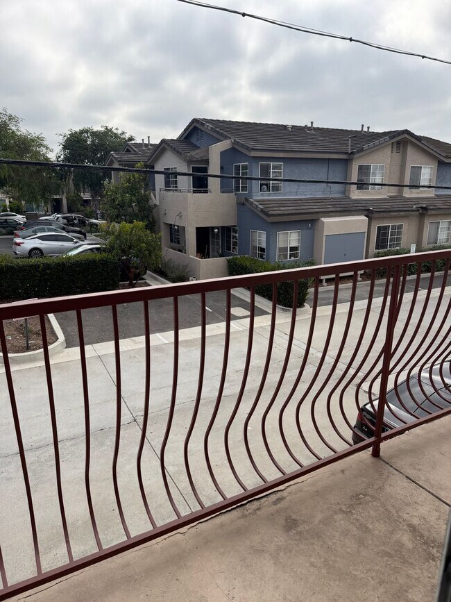 Building Photo - Beautiful 1BD w/ Reserved Parking and Laundry On-Site in Pacific Beach!