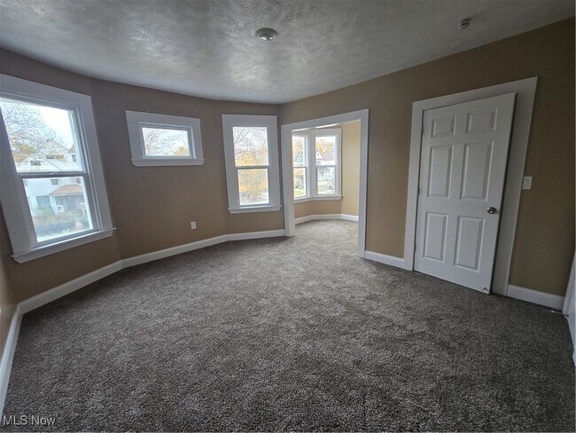 Building Photo - 2294 E 100th St