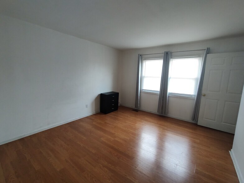 Building Photo - 1233 Marywood Ct