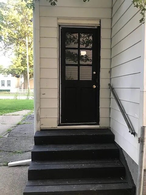 Building Photo - 1539 Hopkins Ave