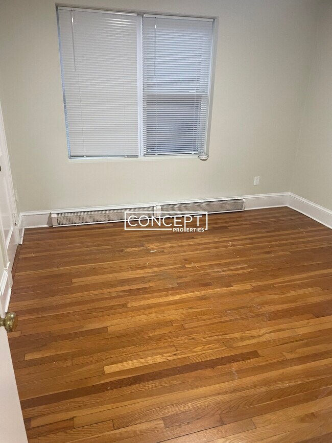 Building Photo - 402 Highland Ave