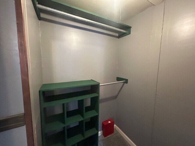 Building Photo - 3604 Hydrangea St