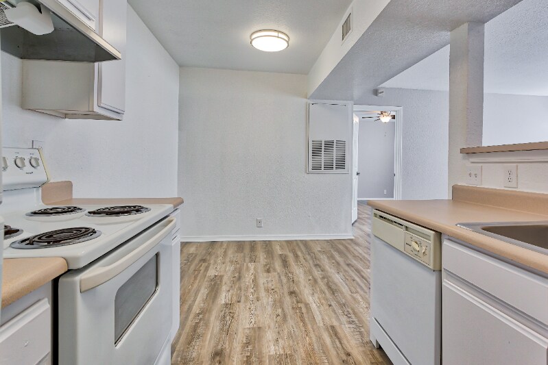 Building Photo - 419 S 27th St