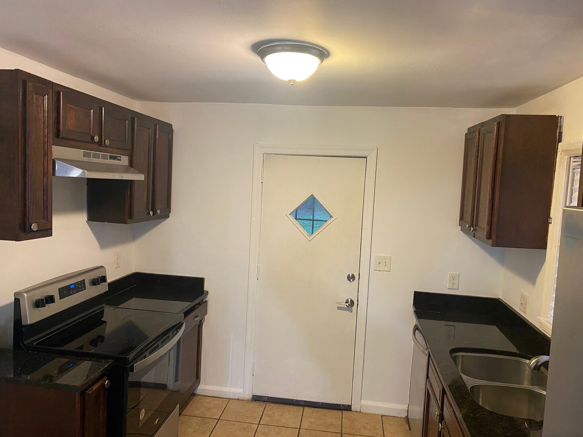 Kitchen - 2431 Baxter Rd SW