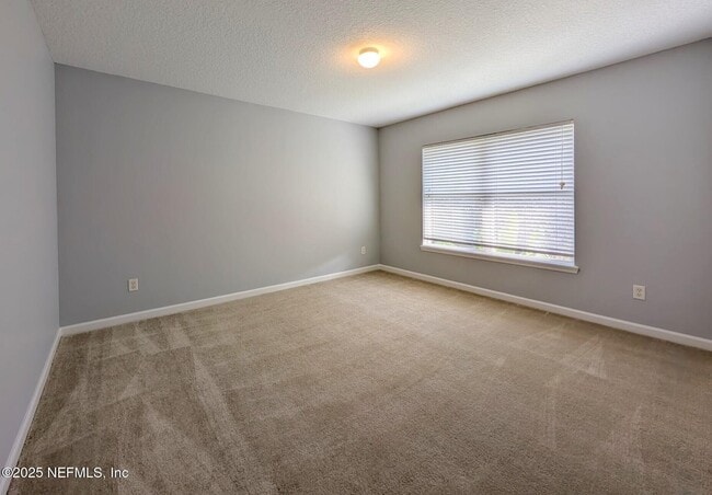 Building Photo - 129 Castlegate Ln