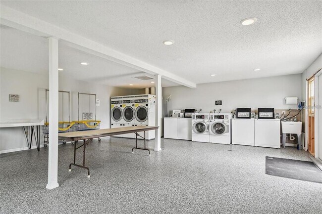 Building Photo - 4651 Lake Villa Dr