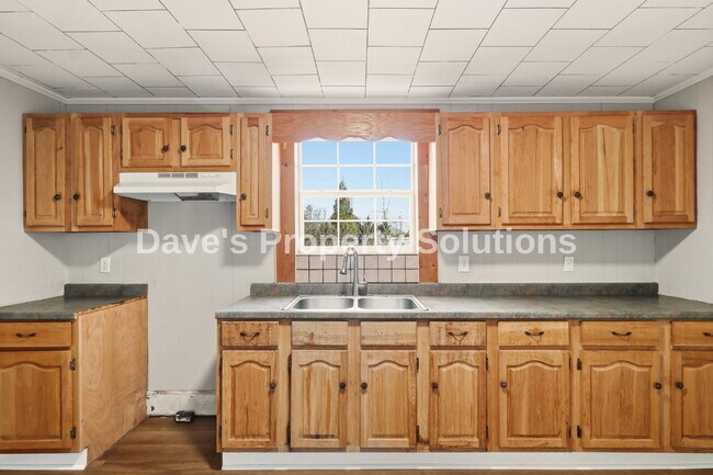 Building Photo - Charming Updated Home in Prime Winston-Salem Location
