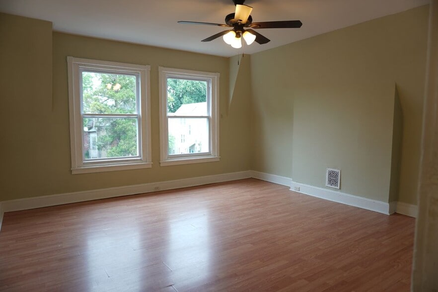 Building Photo - 444 W Bringhurst St