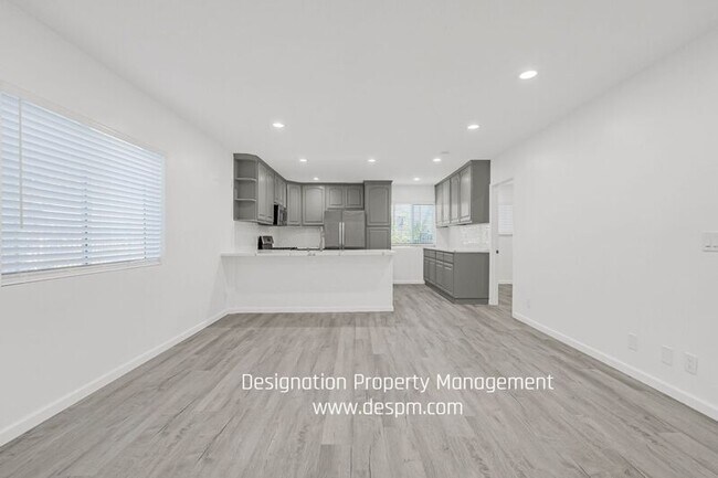 Building Photo - 3220 Casitas Ave