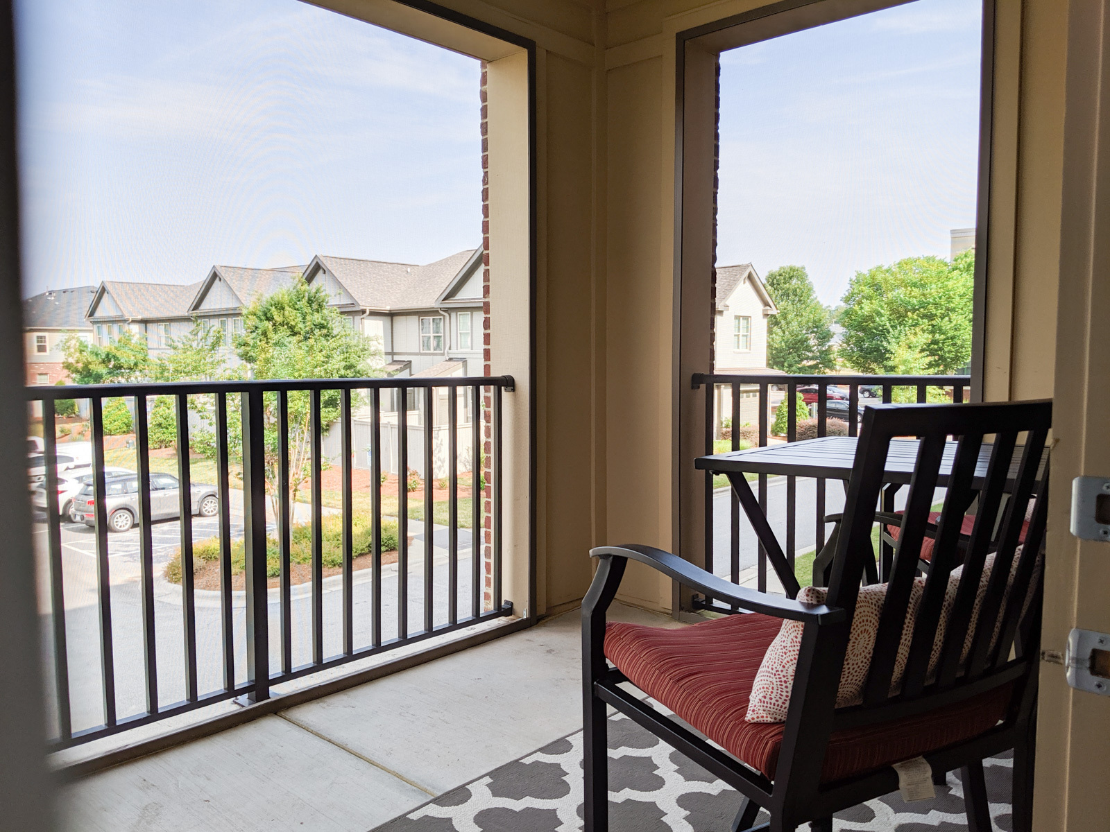 Patio is fully screened in (no bugs) - 700 Finsbury St.