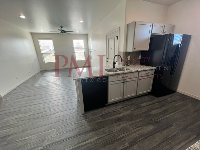 Building Photo - 5491 Ledesma Dr