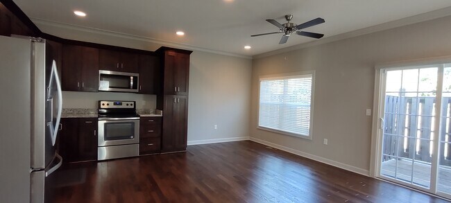Building Photo - 15881 Valley View Dr