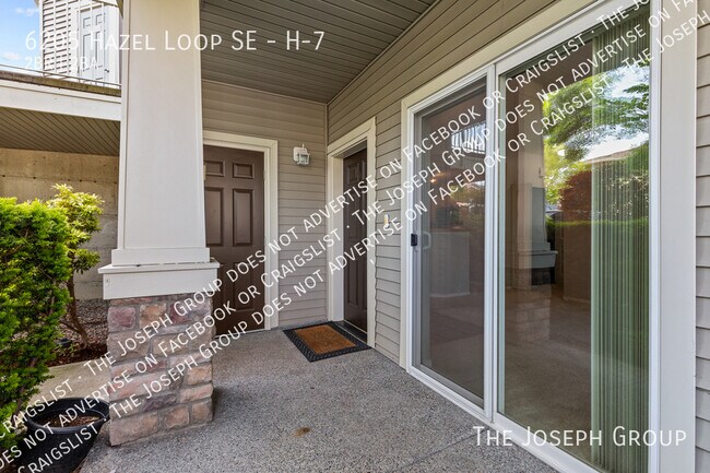 Building Photo - 6205 Hazel Loop SE