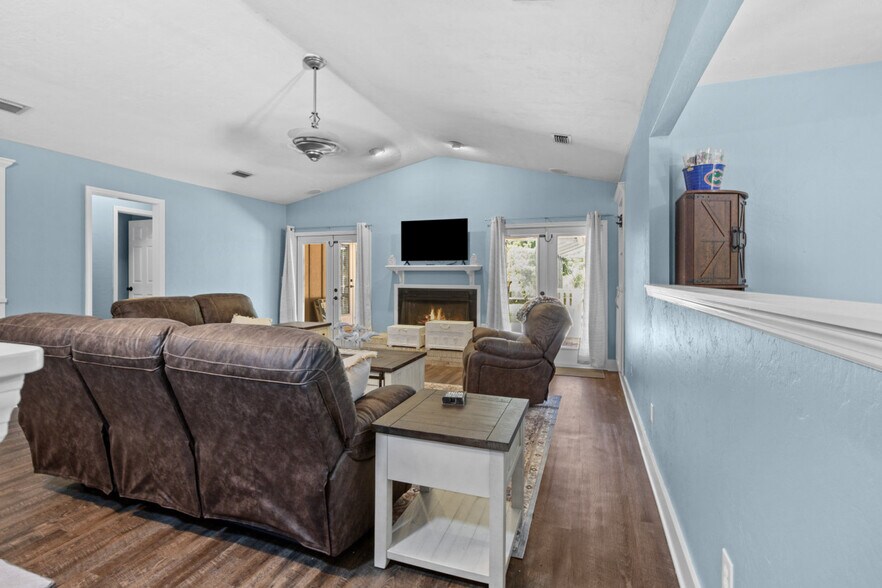 Primary Photo - 5922 NW 57th Way