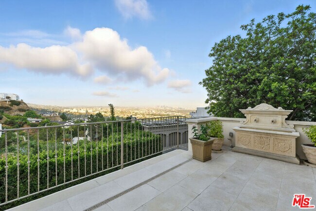 Building Photo - 1675 Woods Dr