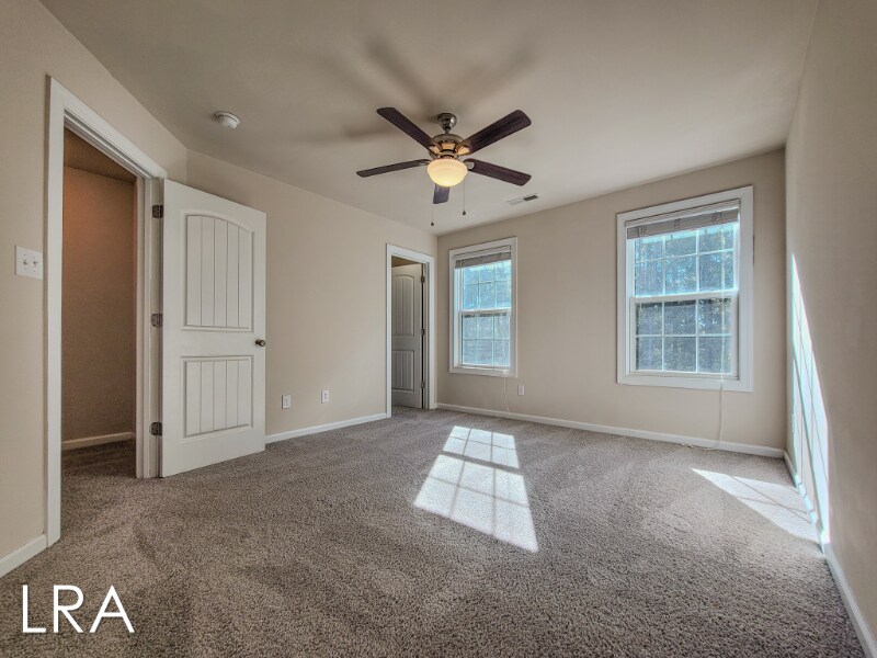 Building Photo - 127 Beacon Woods Dr