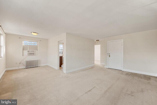 Building Photo - 5310 8th Rd S