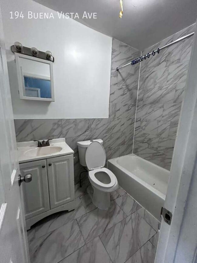 Building Photo - 194 Buena Vista Ave