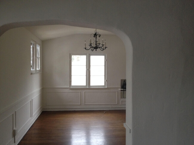 Dining room - 355 S Orlando Ave