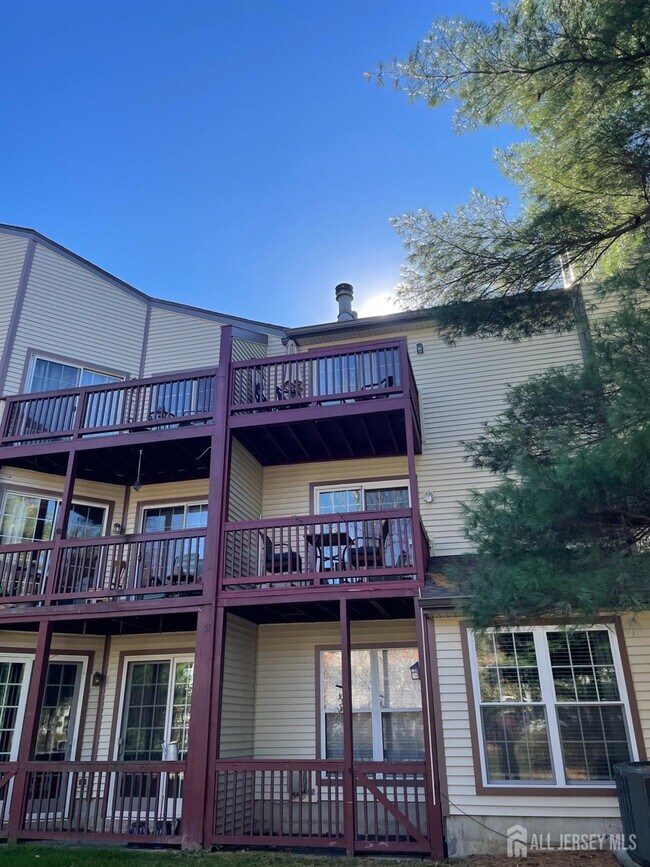 Building Photo - 5192 Beech Ct