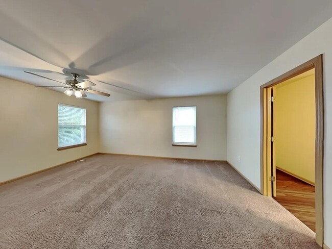 Building Photo - 1710 Stonegate Dr