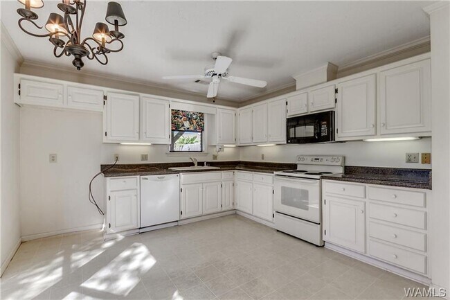 Building Photo - Fantastic 3BR 2Ba in popular Reston Place!