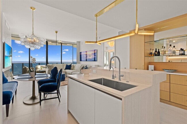 Building Photo - 900 N Ocean Blvd