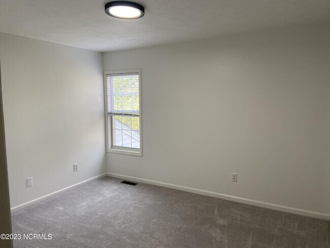 Building Photo - 338 Emerald Cove Ct