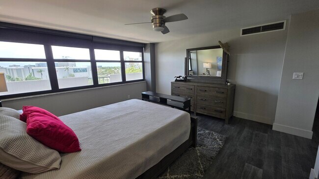 Building Photo - 936 Intracoastal Dr