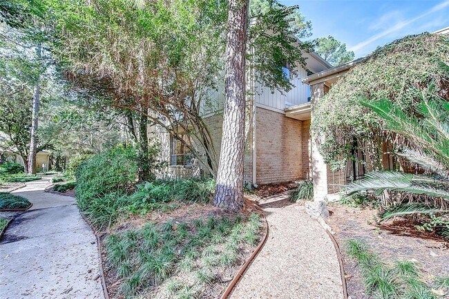 Building Photo - 201 Vanderpool Ln