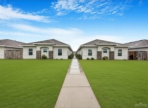 Building Photo - 12 Stauffers St