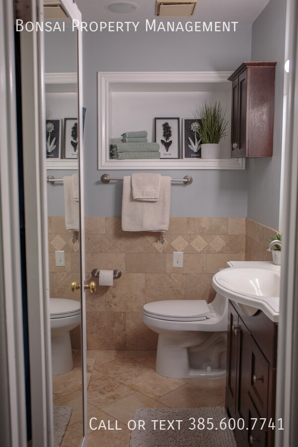 Building Photo - 3281 E Fortuna Dr