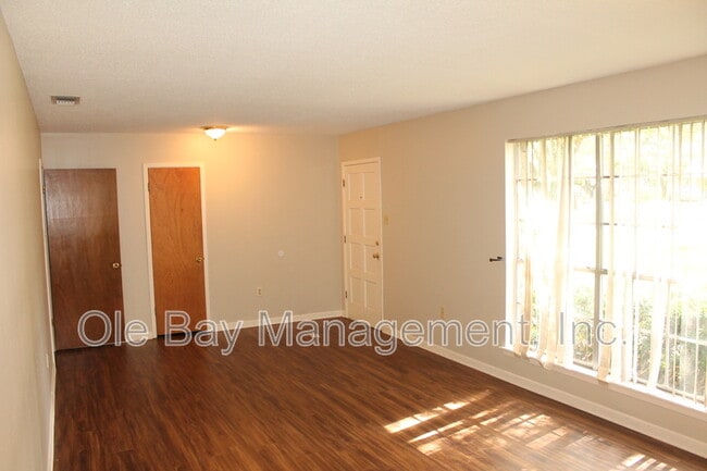 Building Photo - 5470 Barbara Dr