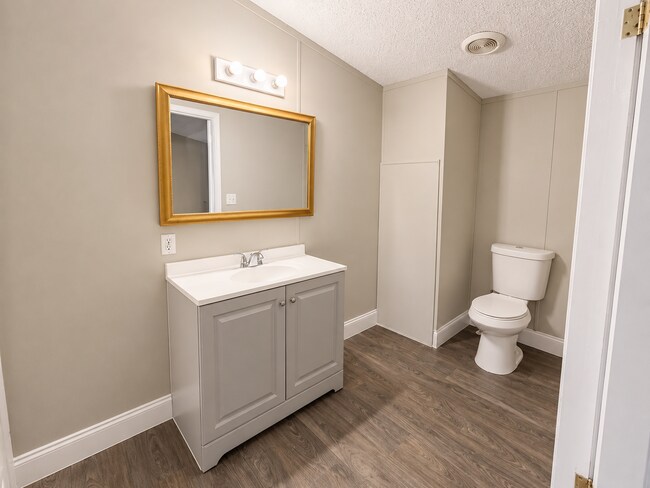Building Photo - Freshly Mobile Home in Quiet Community