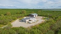 Building Photo - Country Living - Spacious 3 bedroom 2 bath...