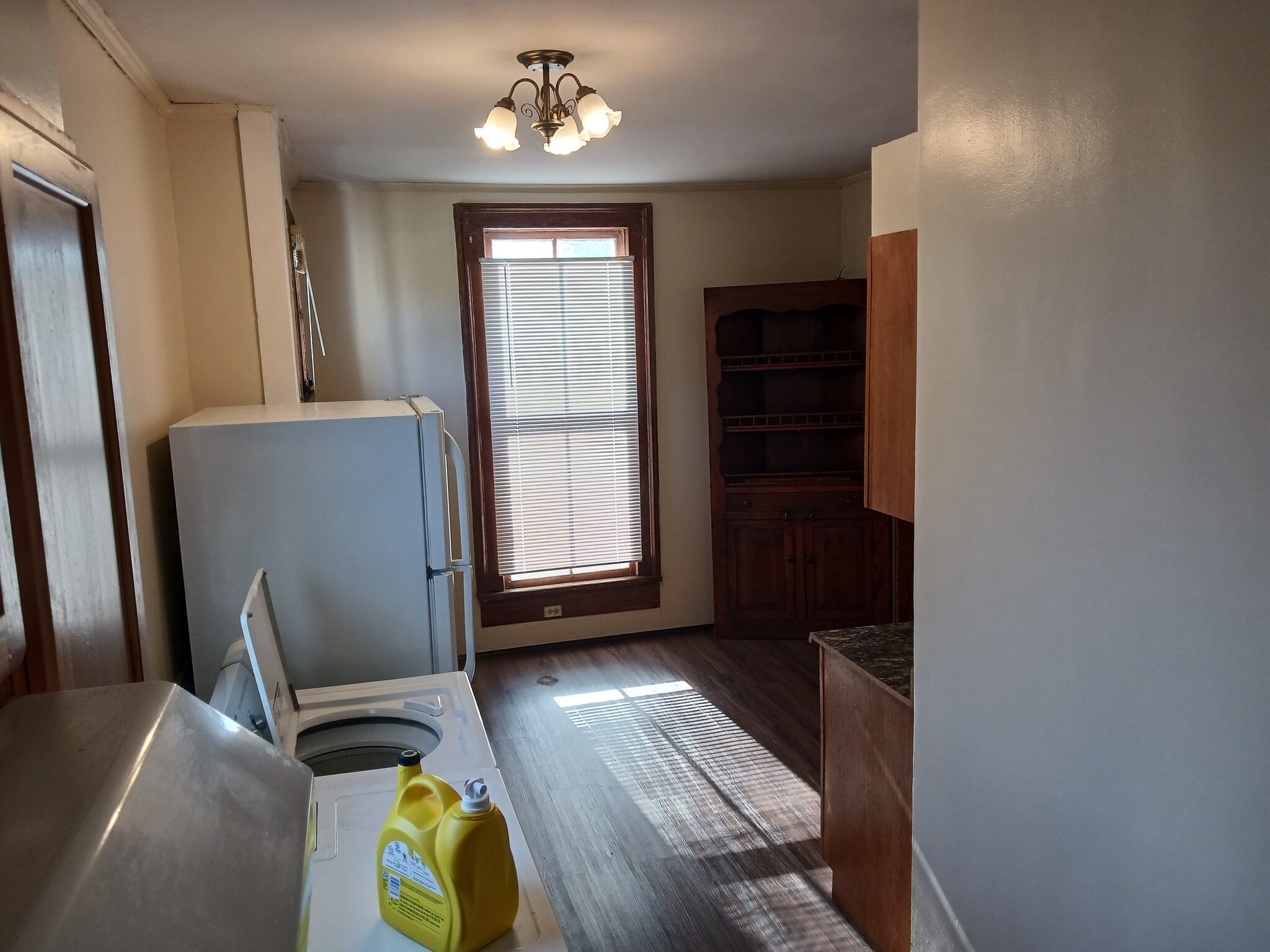 Kitchen/Dining Area - 505 W Front St