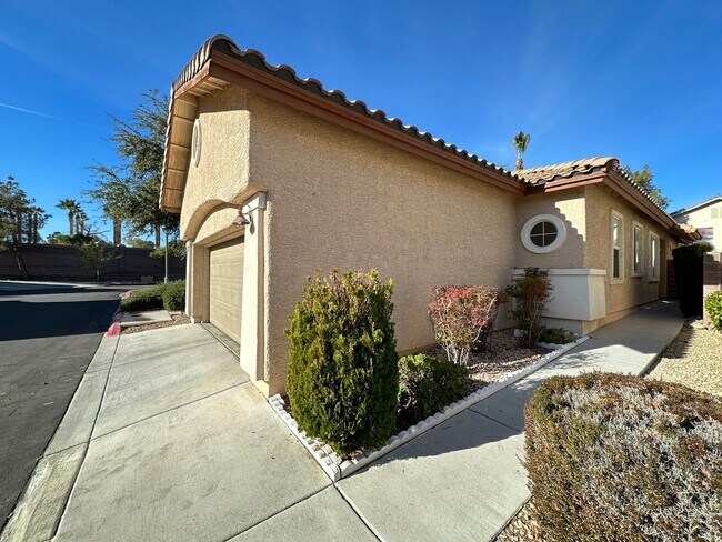 Building Photo - SANTA BARBARA AT SUMMERLIN